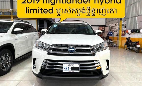 Buy Used Toyota Highlander White Car in Chbar Mon in Kampong Speu Province Buy Used Toyota Highlander White Car in Chbar Mon in Kampong Speu Province