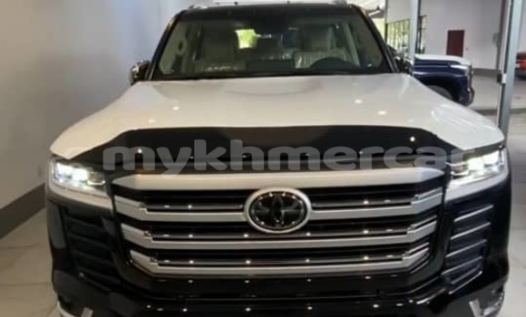 Buy Used Toyota Land Cruiser Black Car in Battambang in Battambang Province Buy Used Toyota Land Cruiser Black Car in Battambang in Battambang Province