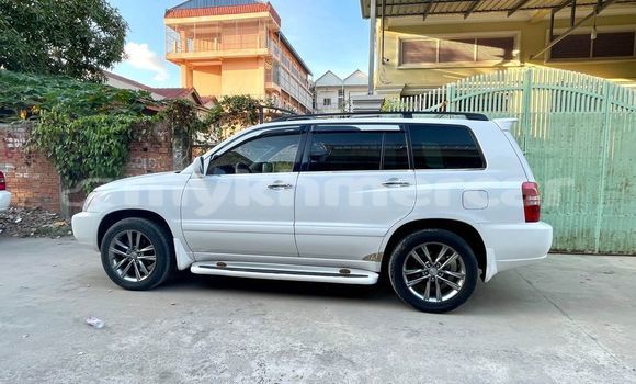 Acheter Occasion Voiture Toyota Highlander Blanc à Phnom Penh, Phnom Penh Acheter Occasion Voiture Toyota Highlander Blanc à Phnom Penh, Phnom Penh