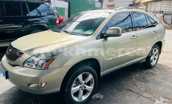 Buy Used Lexus RX Green Car in Chbar Mon in Kampong Speu Province Buy Used Lexus RX Green Car in Chbar Mon in Kampong Speu Province