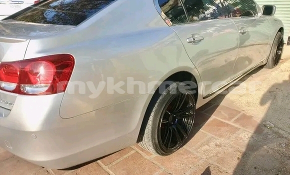 Buy Used Ford C-MAX White Car in Bavet in Svay Rieng Province