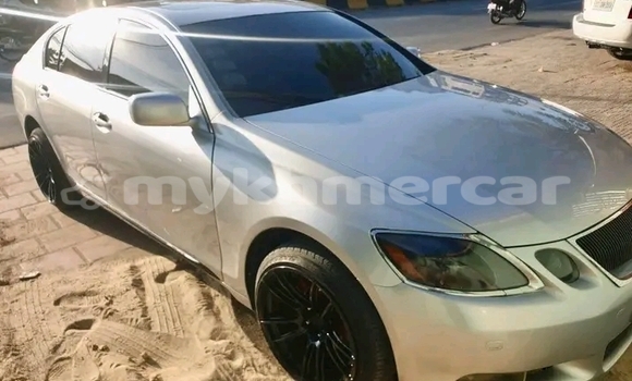 Buy Used Ford C-MAX White Car in Bavet in Svay Rieng Province Buy Used Ford C-MAX White Car in Bavet in Svay Rieng Province