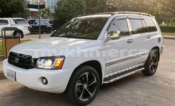 Buy Used Toyota Highlander White Car in Bavet in Svay Rieng Province Buy Used Toyota Highlander White Car in Bavet in Svay Rieng Province
