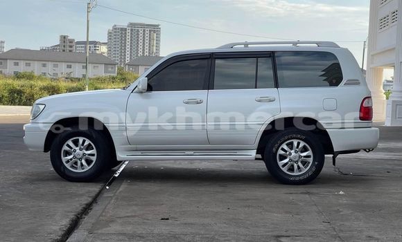 Buy Used Lexus LX 570 White Car in Chbar Mon in Kampong Speu Province Buy Used Lexus LX 570 White Car in Chbar Mon in Kampong Speu Province
