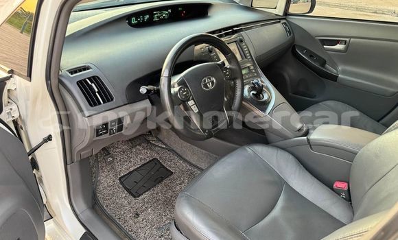 Buy Used Toyota Prius White Car in Bavet in Svay Rieng Province Buy Used Toyota Prius White Car in Bavet in Svay Rieng Province