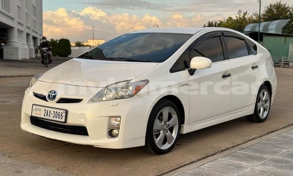 Buy Used Toyota Prius White Car in Bavet in Svay Rieng Province Buy Used Toyota Prius White Car in Bavet in Svay Rieng Province
