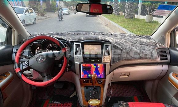 Acheter Occasion Voiture Lexus RX Blanc à Bavet, Svay Rieng Province Acheter Occasion Voiture Lexus RX Blanc à Bavet, Svay Rieng Province