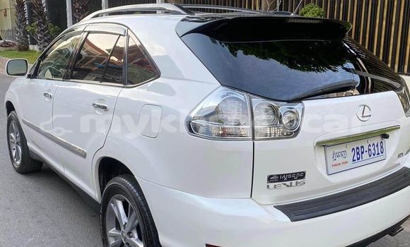 Acheter Occasion Voiture Lexus RX Blanc à Bavet, Svay Rieng Province Acheter Occasion Voiture Lexus RX Blanc à Bavet, Svay Rieng Province