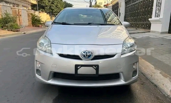 Buy Used Toyota Prius Beige Car in Poipet in Banteay Meanchey Province Buy Used Toyota Prius Beige Car in Poipet in Banteay Meanchey Province