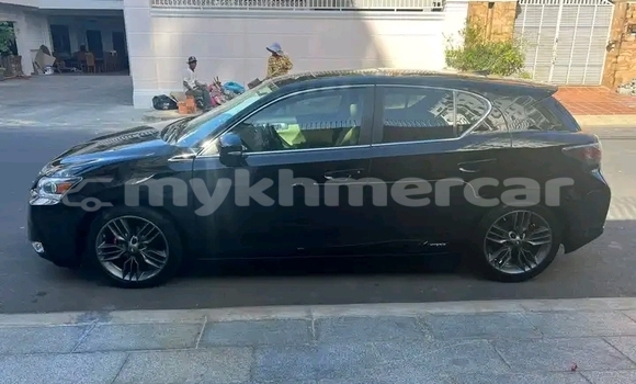 Buy Used Lexus CT Black Car in Koulen in Preah Vihear Province