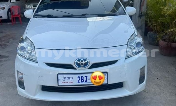 Acheter Occasion Voiture Toyota Prius Blanc à Chbar Mon, Kampong Speu Province Acheter Occasion Voiture Toyota Prius Blanc à Chbar Mon, Kampong Speu Province