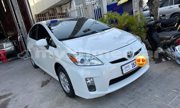 Acheter Occasion Voiture Toyota Prius Blanc à Chbar Mon, Kampong Speu Province Acheter Occasion Voiture Toyota Prius Blanc à Chbar Mon, Kampong Speu Province