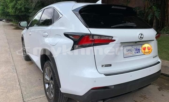 Acheter Occasion Voiture Lexus RX 350 Blanc à Chbar Mon, Kampong Speu Province Acheter Occasion Voiture Lexus RX 350 Blanc à Chbar Mon, Kampong Speu Province