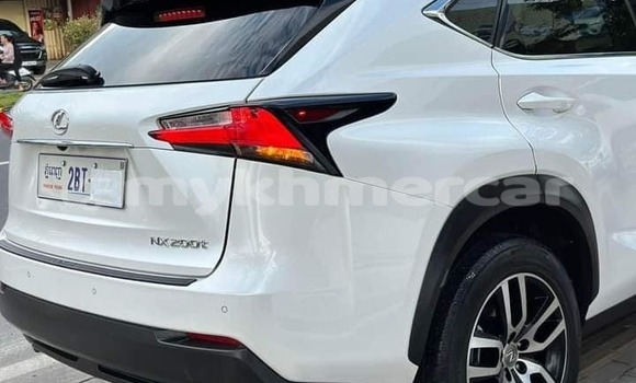 Acheter Occasion Voiture Lexus NX Blanc à Chbar Mon, Kampong Speu Province Acheter Occasion Voiture Lexus NX Blanc à Chbar Mon, Kampong Speu Province