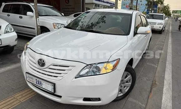 Acheter Occasion Voiture Toyota Camry Blanc à Bavet, Svay Rieng Province Acheter Occasion Voiture Toyota Camry Blanc à Bavet, Svay Rieng Province