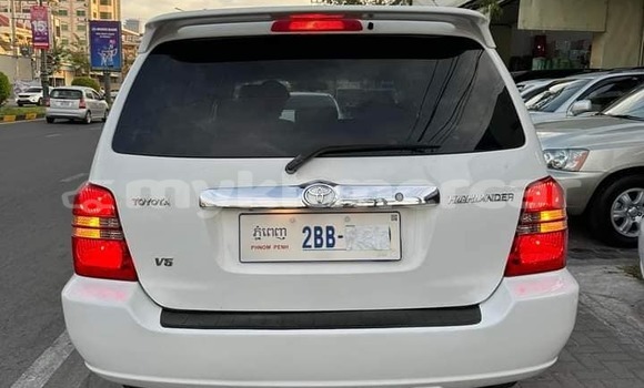 Acheter Occasion Voiture Toyota Vanguard Blanc à Bavet, Svay Rieng Province Acheter Occasion Voiture Toyota Vanguard Blanc à Bavet, Svay Rieng Province