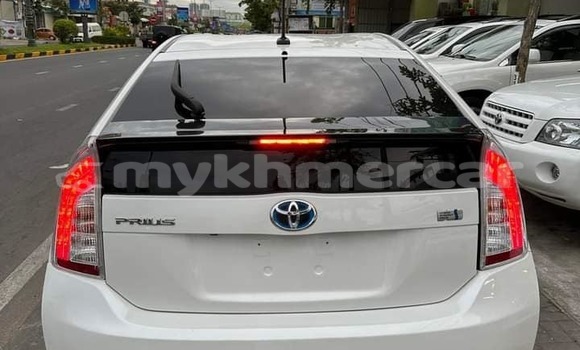 Acheter Occasion Voiture Toyota Prius Blanc à Battambang, Battambang Province Acheter Occasion Voiture Toyota Prius Blanc à Battambang, Battambang Province