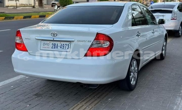 Acheter Occasion Voiture Toyota Camry Blanc à Chbar Mon, Kampong Speu Province Acheter Occasion Voiture Toyota Camry Blanc à Chbar Mon, Kampong Speu Province