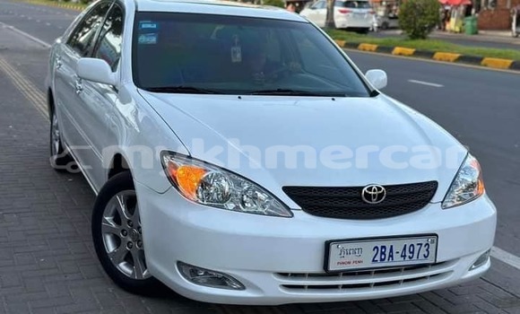 Acheter Occasion Voiture Toyota Camry Blanc à Chbar Mon, Kampong Speu Province Acheter Occasion Voiture Toyota Camry Blanc à Chbar Mon, Kampong Speu Province