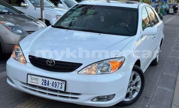 Acheter Occasion Voiture Toyota Camry Blanc à Chbar Mon, Kampong Speu Province Acheter Occasion Voiture Toyota Camry Blanc à Chbar Mon, Kampong Speu Province