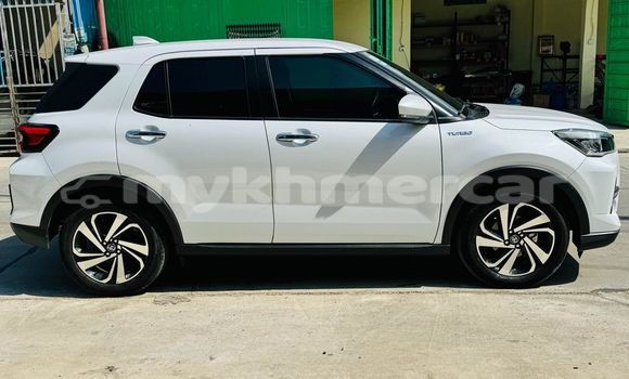 Buy Used Toyota RAV4 Other Car in Chbar Mon in Kampong Speu Province Buy Used Toyota RAV4 Other Car in Chbar Mon in Kampong Speu Province