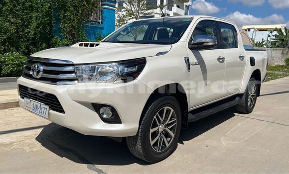 Buy Used Toyota Hiluxe Revo White Car in Bavet in Svay Rieng Province Buy Used Toyota Hiluxe Revo White Car in Bavet in Svay Rieng Province