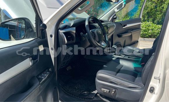 Buy Used Toyota Hiluxe Revo White Car in Bavet in Svay Rieng Province Buy Used Toyota Hiluxe Revo White Car in Bavet in Svay Rieng Province