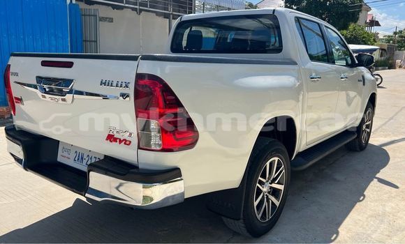Buy Used Toyota Hiluxe Revo White Car in Bavet in Svay Rieng Province Buy Used Toyota Hiluxe Revo White Car in Bavet in Svay Rieng Province