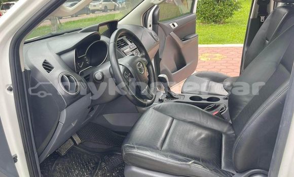 Buy Used Mazda BT-50 White Car in Chbar Mon in Kampong Speu Province Buy Used Mazda BT-50 White Car in Chbar Mon in Kampong Speu Province