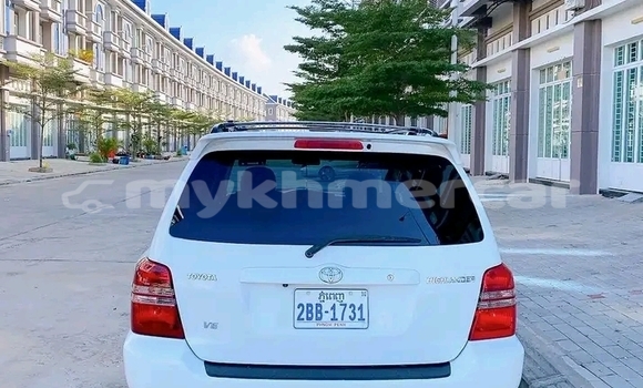 Acheter Occasion Voiture Toyota Highlander Blanc à Bavet, Svay Rieng Province Acheter Occasion Voiture Toyota Highlander Blanc à Bavet, Svay Rieng Province