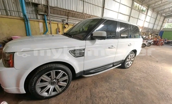 Buy Used BMW X3 White Car in Chbar Mon in Kampong Speu Province Buy Used BMW X3 White Car in Chbar Mon in Kampong Speu Province