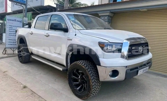 Acheter Occasion Voiture Triumph TR6 Blanc à Moung Ruessei, Battambang Province Acheter Occasion Voiture Triumph TR6 Blanc à Moung Ruessei, Battambang Province