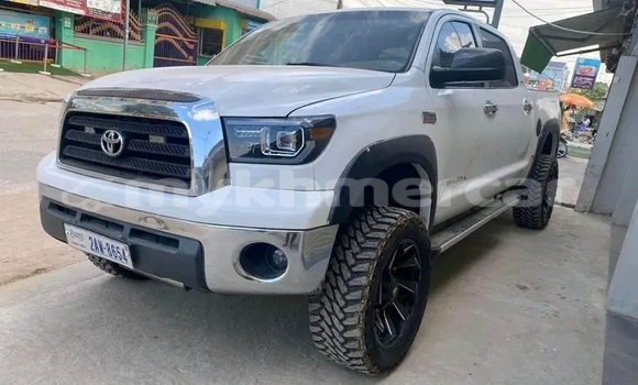 Acheter Occasion Voiture Triumph TR6 Blanc à Moung Ruessei, Battambang Province Acheter Occasion Voiture Triumph TR6 Blanc à Moung Ruessei, Battambang Province