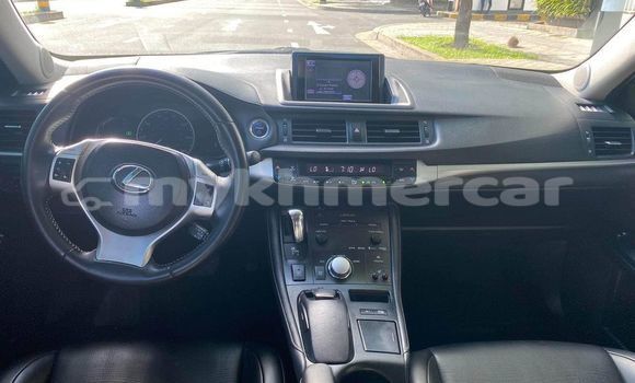 Acheter Occasion Voiture Lexus CT Blanc à Chbar Mon, Kampong Speu Province Acheter Occasion Voiture Lexus CT Blanc à Chbar Mon, Kampong Speu Province