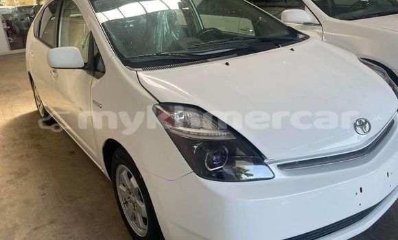 Buy Used Toyota Prius White Car in Bavet in Svay Rieng Province Buy Used Toyota Prius White Car in Bavet in Svay Rieng Province