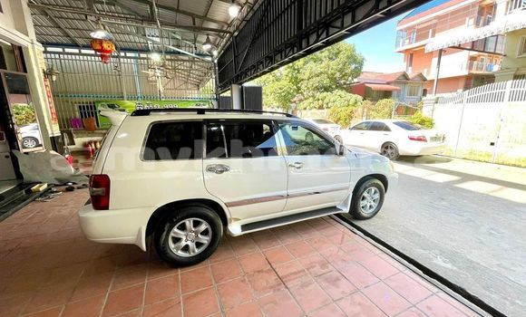 Acheter Occasion Voiture Toyota Highlander Blanc à Phnom Penh, Phnom Penh Acheter Occasion Voiture Toyota Highlander Blanc à Phnom Penh, Phnom Penh