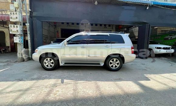 Acheter Occasion Voiture Toyota Highlander Autre à Chbar Mon, Kampong Speu Province Acheter Occasion Voiture Toyota Highlander Autre à Chbar Mon, Kampong Speu Province