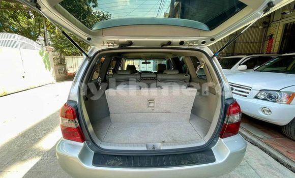 Acheter Occasion Voiture Toyota Highlander Autre à Chbar Mon, Kampong Speu Province Acheter Occasion Voiture Toyota Highlander Autre à Chbar Mon, Kampong Speu Province