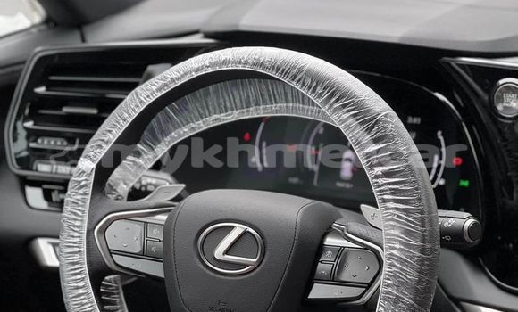 Buy Used Lexus RX 350 White Car in Chbar Mon in Kampong Speu Province Buy Used Lexus RX 350 White Car in Chbar Mon in Kampong Speu Province