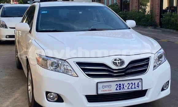 Acheter Occasion Voiture Toyota Camry Blanc à Cheom Ksan, Preah Vihear Province Acheter Occasion Voiture Toyota Camry Blanc à Cheom Ksan, Preah Vihear Province
