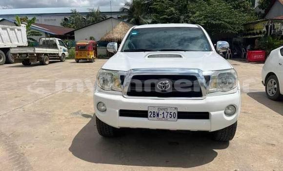 Acheter Occasion Voiture Toyota Tacoma Blanc à Chbar Mon, Kampong Speu Province Acheter Occasion Voiture Toyota Tacoma Blanc à Chbar Mon, Kampong Speu Province