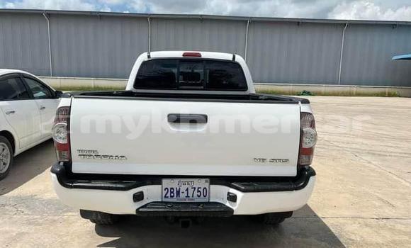 Acheter Occasion Voiture Toyota Tacoma Blanc à Chbar Mon, Kampong Speu Province Acheter Occasion Voiture Toyota Tacoma Blanc à Chbar Mon, Kampong Speu Province