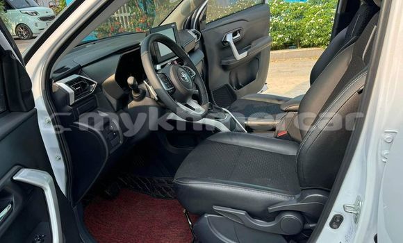 Buy Used Toyota Raum White Car in Chbar Mon in Kampong Speu Province Buy Used Toyota Raum White Car in Chbar Mon in Kampong Speu Province