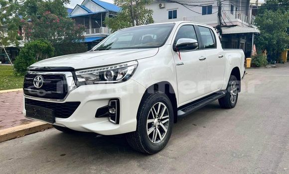 Buy Used Toyota Hiluxe Revo White Car in Cheom Ksan in Preah Vihear Province Buy Used Toyota Hiluxe Revo White Car in Cheom Ksan in Preah Vihear Province