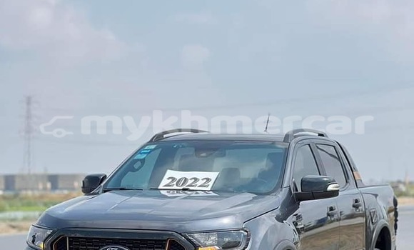 Buy Used Toyota Hilux Black Car in Chbar Mon in Kampong Speu Province Buy Used Toyota Hilux Black Car in Chbar Mon in Kampong Speu Province