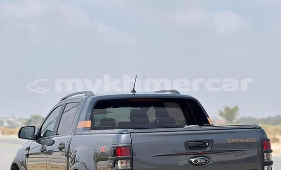 Buy Used Toyota Hilux Black Car in Chbar Mon in Kampong Speu Province Buy Used Toyota Hilux Black Car in Chbar Mon in Kampong Speu Province