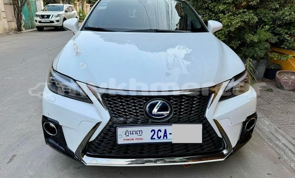 Buy Used Lexus CT White Car in Phnom Penh in Phnom Penh Buy Used Lexus CT White Car in Phnom Penh in Phnom Penh