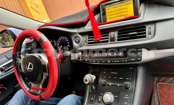 Buy Used Lexus CT White Car in Phnom Penh in Phnom Penh Buy Used Lexus CT White Car in Phnom Penh in Phnom Penh