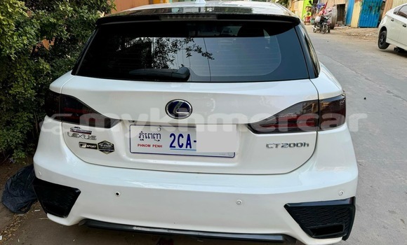 Buy Used Lexus CT White Car in Phnom Penh in Phnom Penh Buy Used Lexus CT White Car in Phnom Penh in Phnom Penh