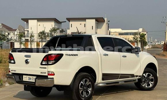 Acheter Occasion Voiture Mazda BT-50 Blanc à Bavet, Svay Rieng Province Acheter Occasion Voiture Mazda BT-50 Blanc à Bavet, Svay Rieng Province